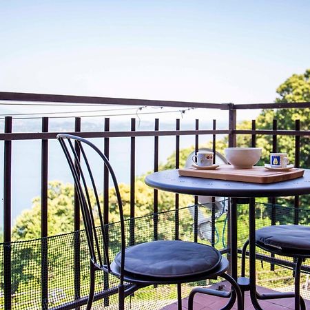 בלגירטה Cloud 9 - Apartment With Stunning Lake View מראה חיצוני תמונה