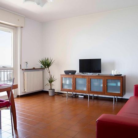 בלגירטה Cloud 9 - Apartment With Stunning Lake View מראה חיצוני תמונה